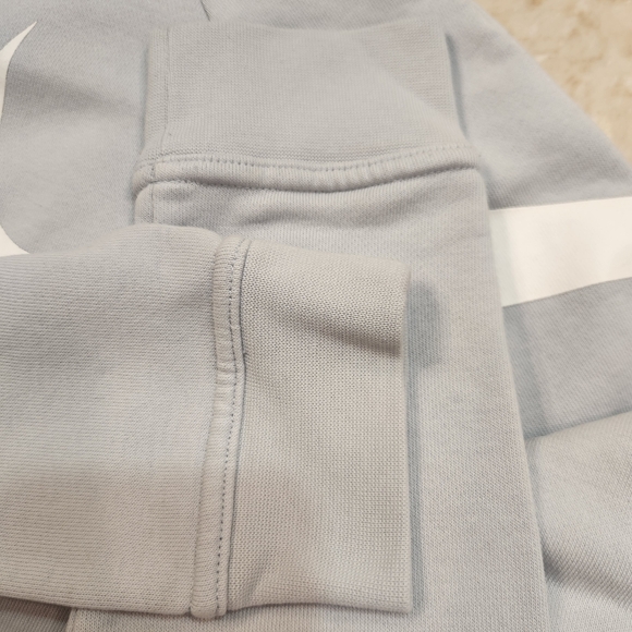Nike Cropped Sweatshirt Size Medium - Picture 5 of 6
